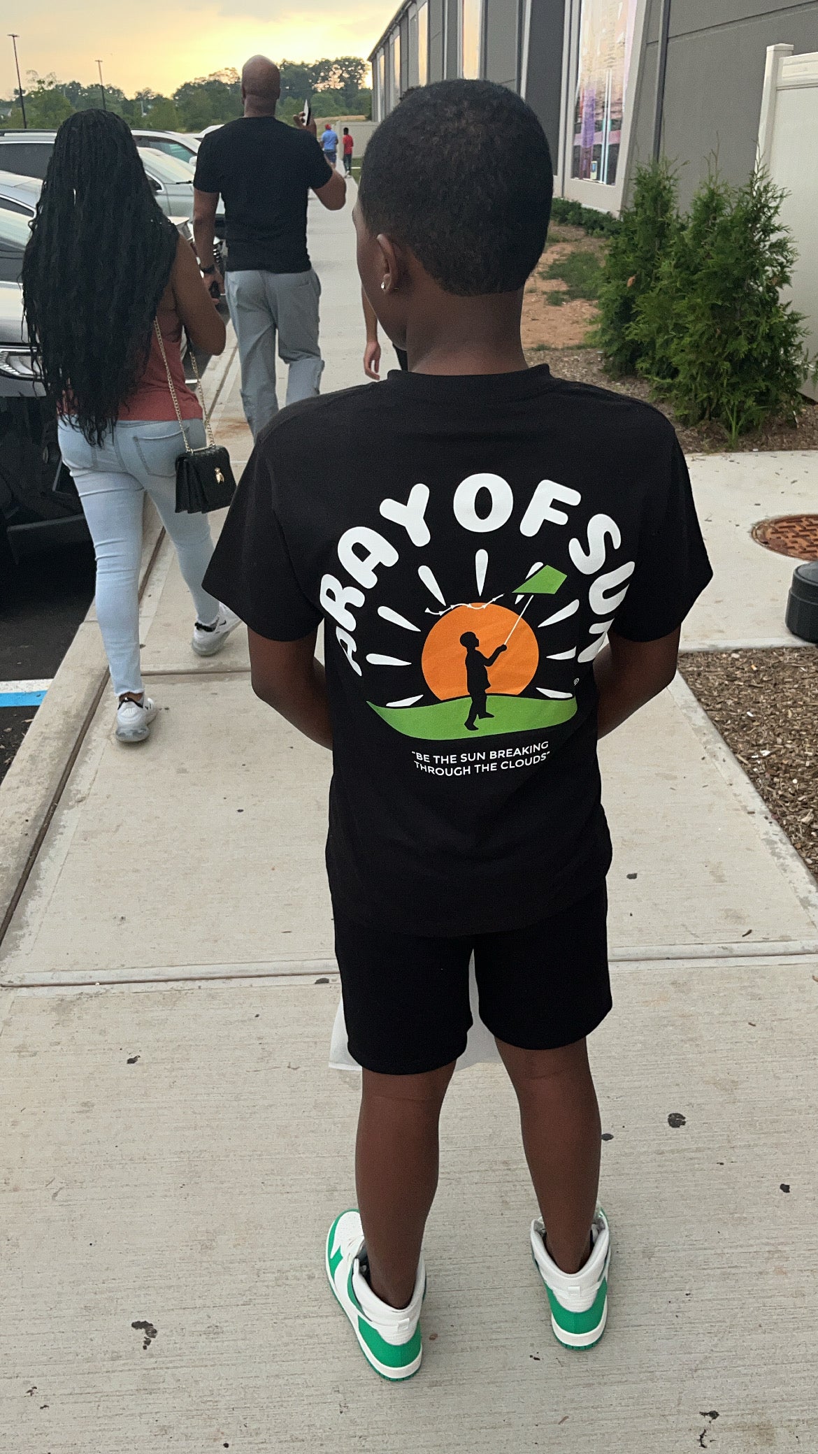 “BE THE SUN” A.R.O.S TEE (BLACK)