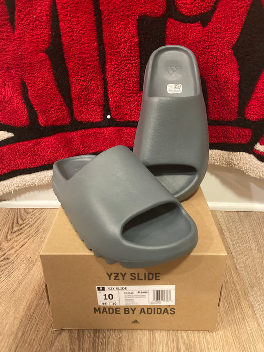 "SLATE GREY" YEEZY SLIDE